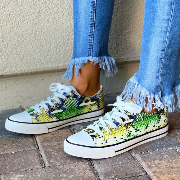 Leopard Snake Print Low Cut Lace Up Era Sneakers - Picture 7 of 15